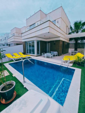 Modern Villa with Private Pool near Golf Courses Quesada